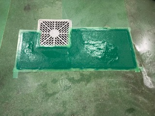 工場床クラック補修　塗装　